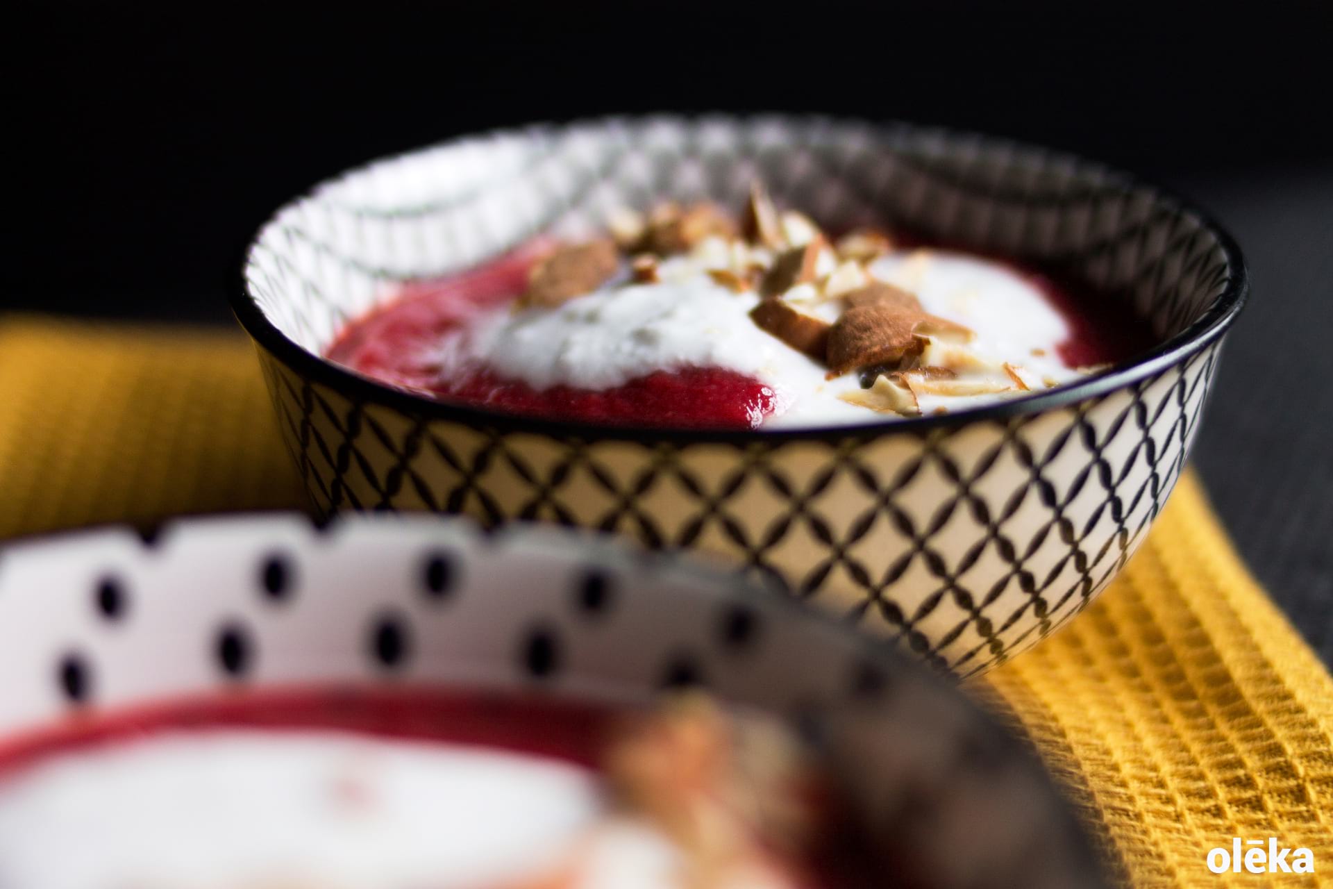 crema de remolacha, coliflor y yogur con coco